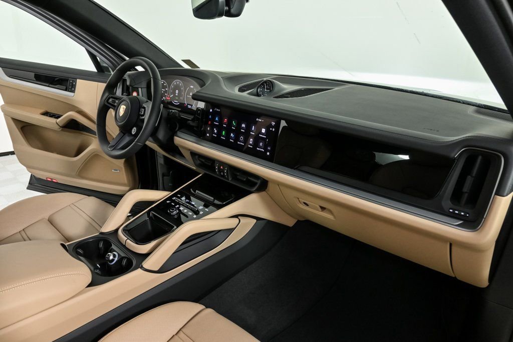 New 2025 Porsche Cayenne S image 25