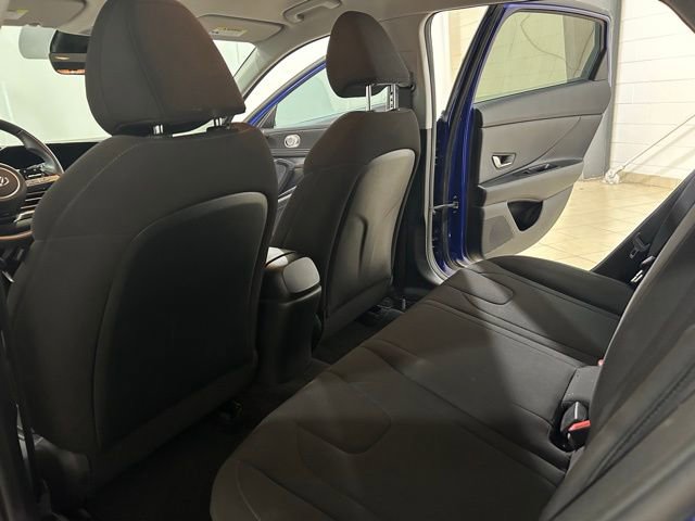 Used 2023 Hyundai Elantra SEL w/ Convenience Package image 11