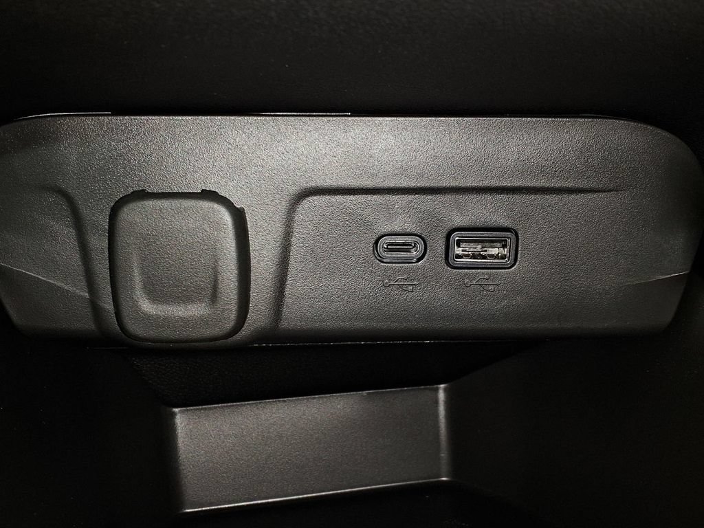 New 2026 Chevrolet Trax RS w/ Driver Confidence Package FWD image 23