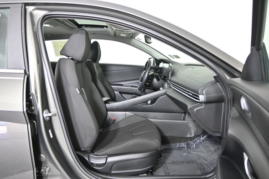 Used 2024 Hyundai Elantra SEL w/ Convenience Package FWD image 13