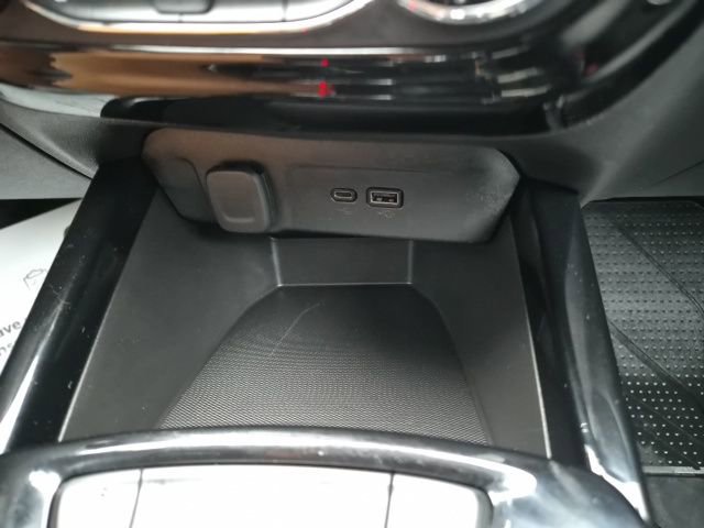 Used 2025 Chevrolet Trax LT w/ Driver Confidence Package image 28