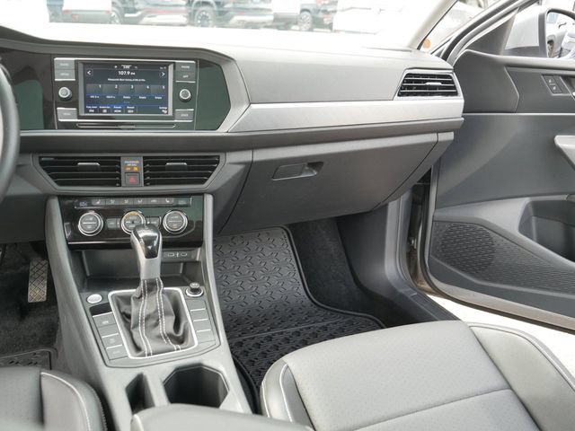 Certified 2023 Volkswagen Jetta SE FWD image 23