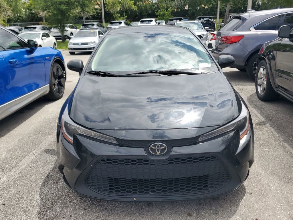 Used 2022 Toyota Corolla LE FWD image 2