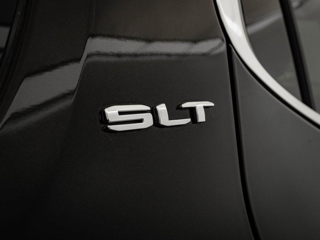 Used 2021 GMC Acadia SLT w/ Preferred Package image 15