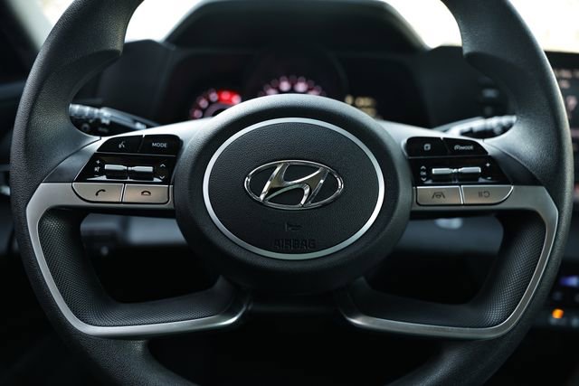 Used 2023 Hyundai Elantra SEL w/ Preferred Accessory Package image 30