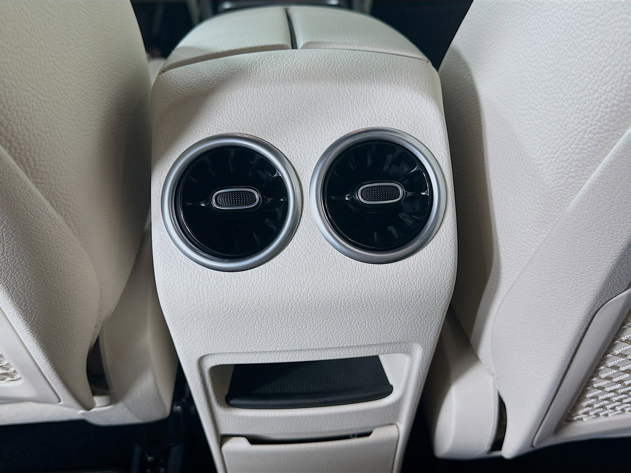 Certified 2025 Mercedes-Benz GLB 250 4MATIC image 32