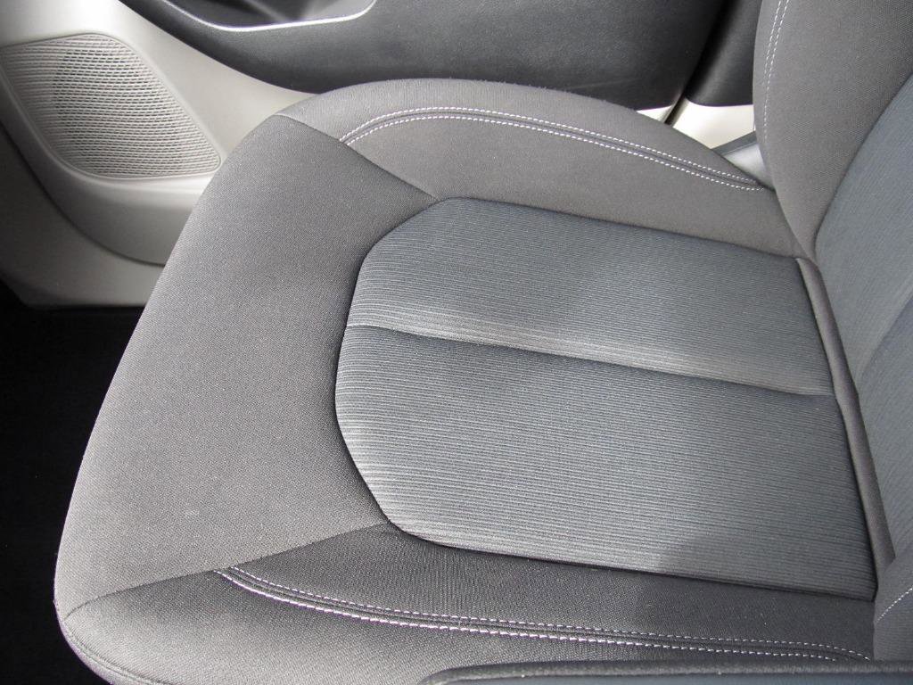 Used 2023 Chrysler Voyager LX image 76