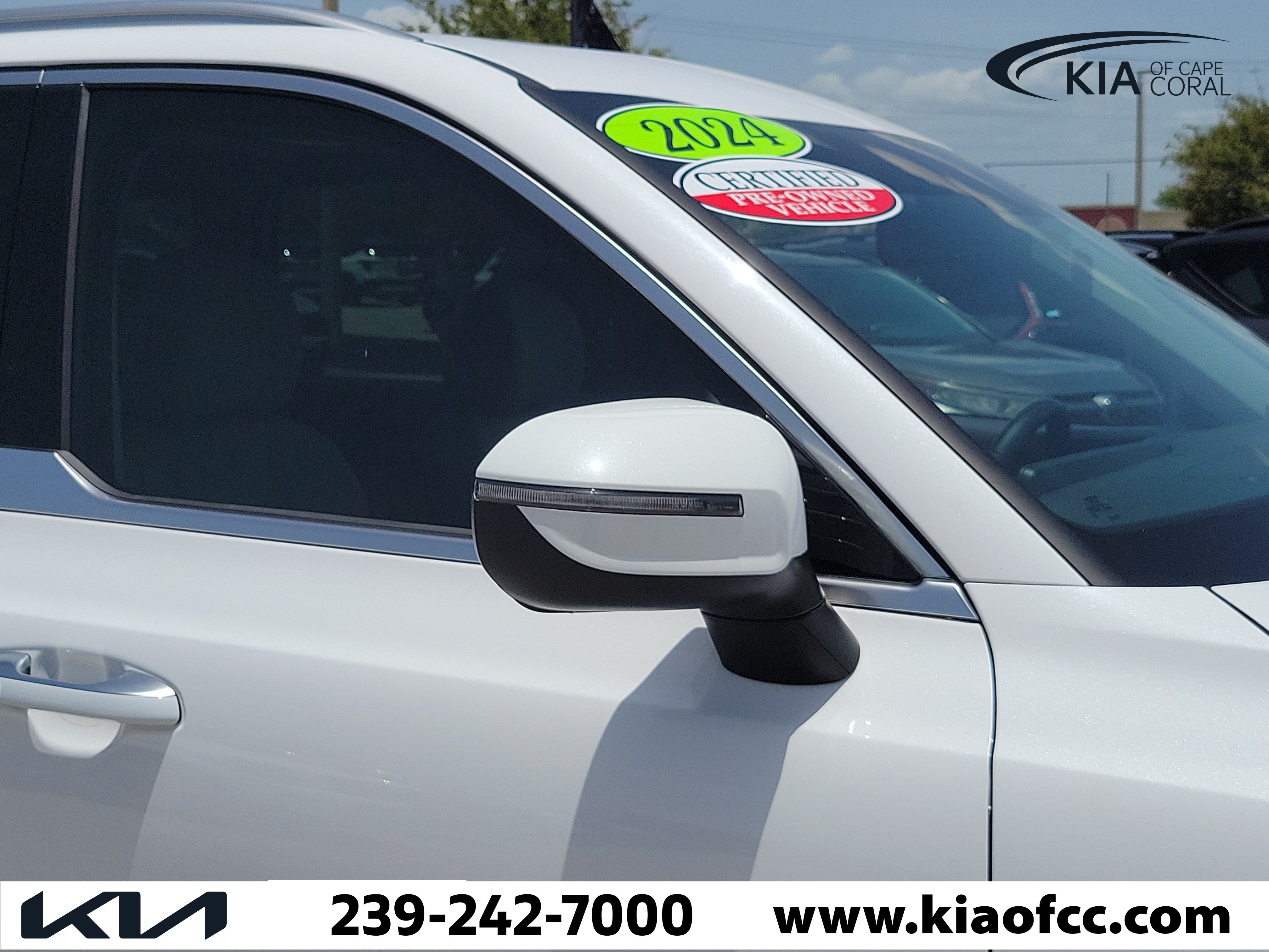 Certified 2024 Kia Telluride S w/ S Sunroof Package AWD/4WD image 8