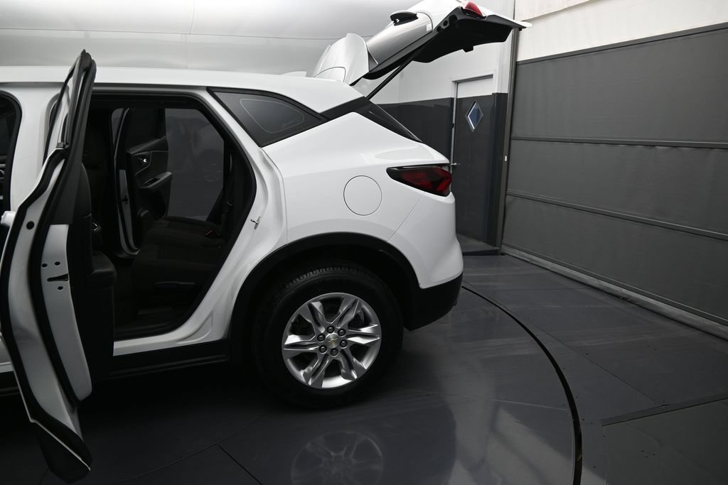 Used 2019 Chevrolet Blazer L FWD image 12