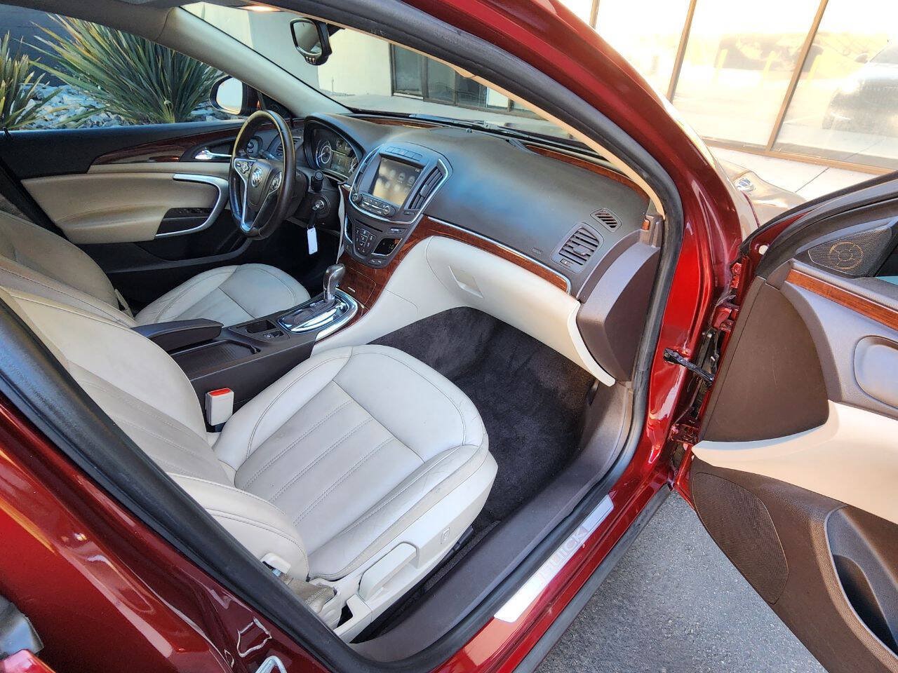Used 2017 Buick Regal Sport Touring FWD image 15