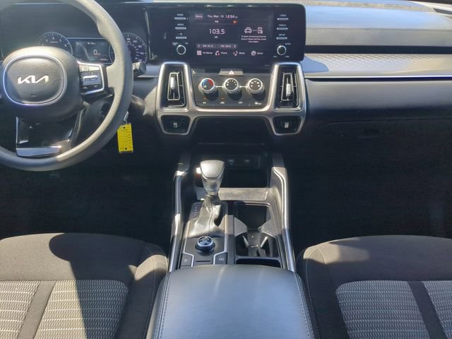 Used 2023 Kia Sorento LX image 16