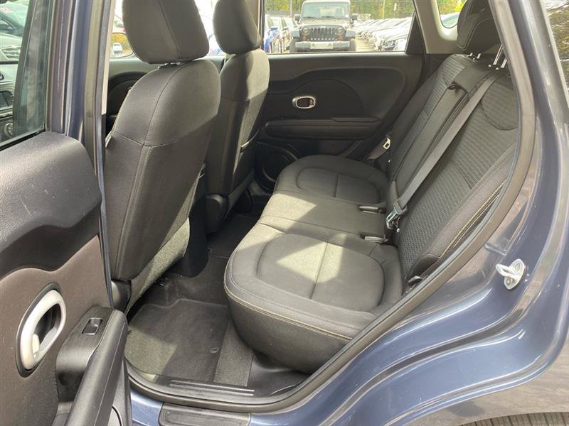 Used 2016 Kia Soul + FWD image 10