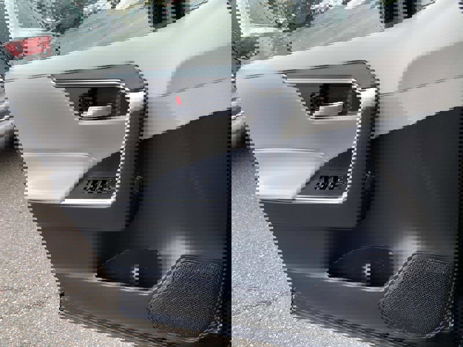 Used 2023 Toyota RAV4 XLE w/ Convenience Package image 25