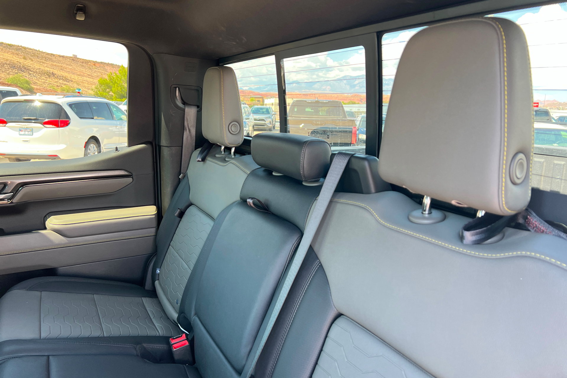 Used 2024 Chevrolet Silverado 1500 ZR2 w/ Technology Package AWD/4WD image 22
