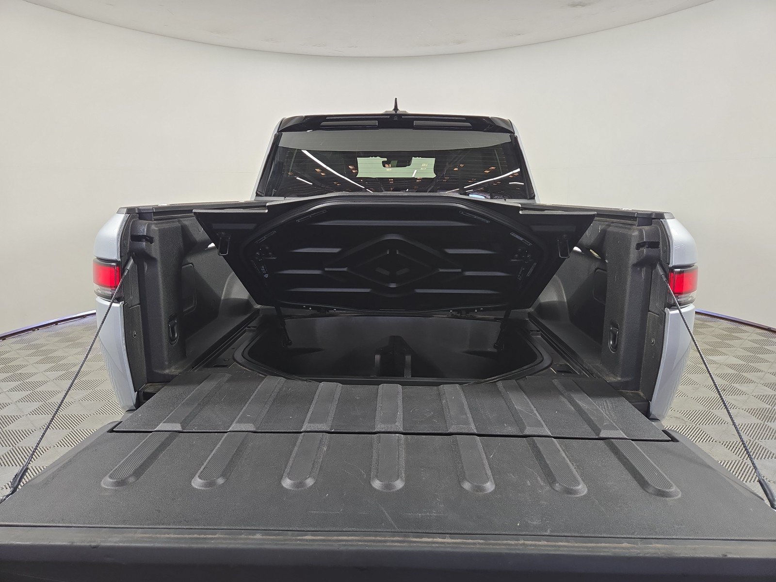 Used 2023 Rivian R1T Adventure AWD/4WD image 15