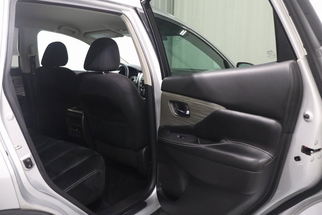 Used 2017 Nissan Murano S w/ Navigation Package image 16
