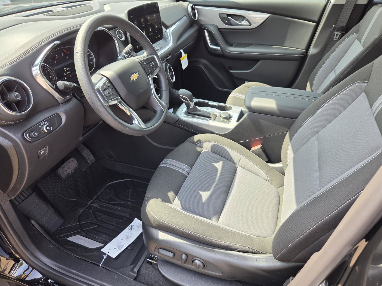 New 2026 Chevrolet Blazer LT w/ LPO, Floor Liner Package FWD image 14