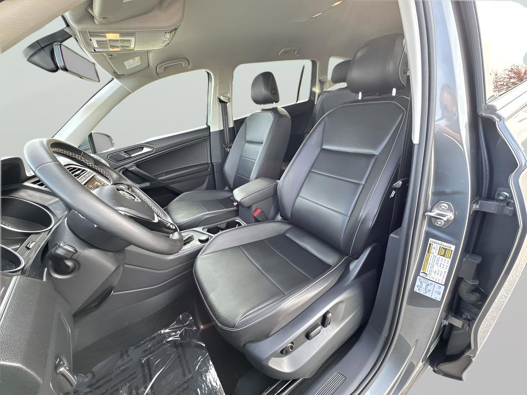 Used 2021 Volkswagen Tiguan SE image 13