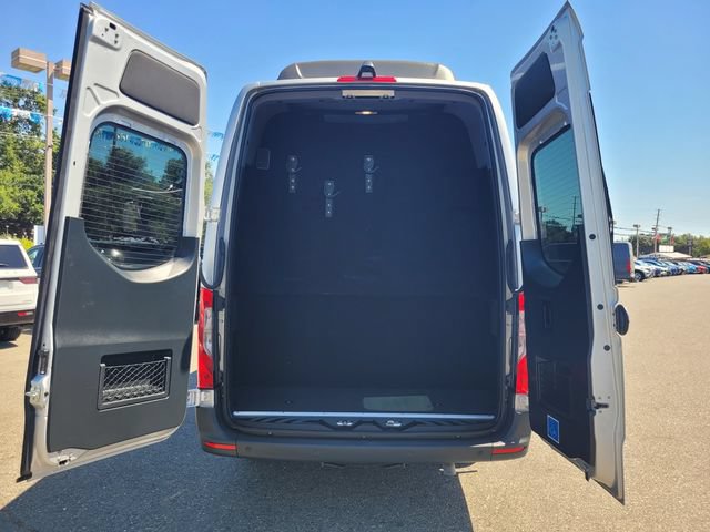 Used 2024 Mercedes-Benz Sprinter 2500 image 8