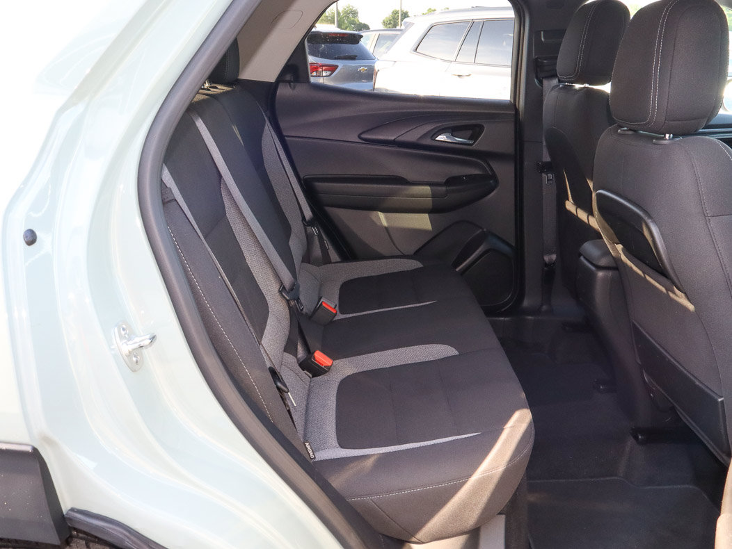 Used 2025 Chevrolet TrailBlazer LT AWD/4WD image 19