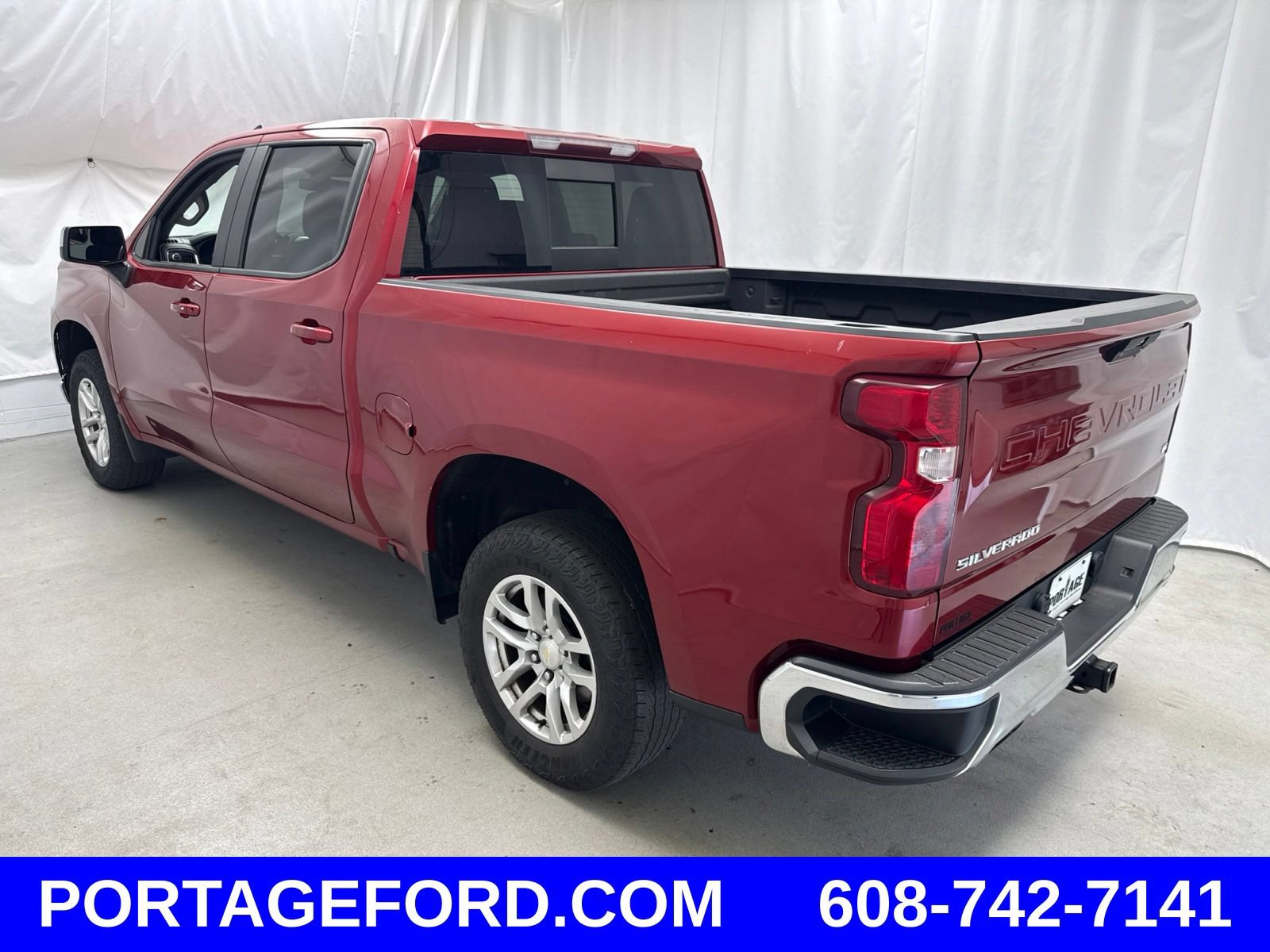 Used 2021 Chevrolet Silverado 1500 LT AWD/4WD image 4