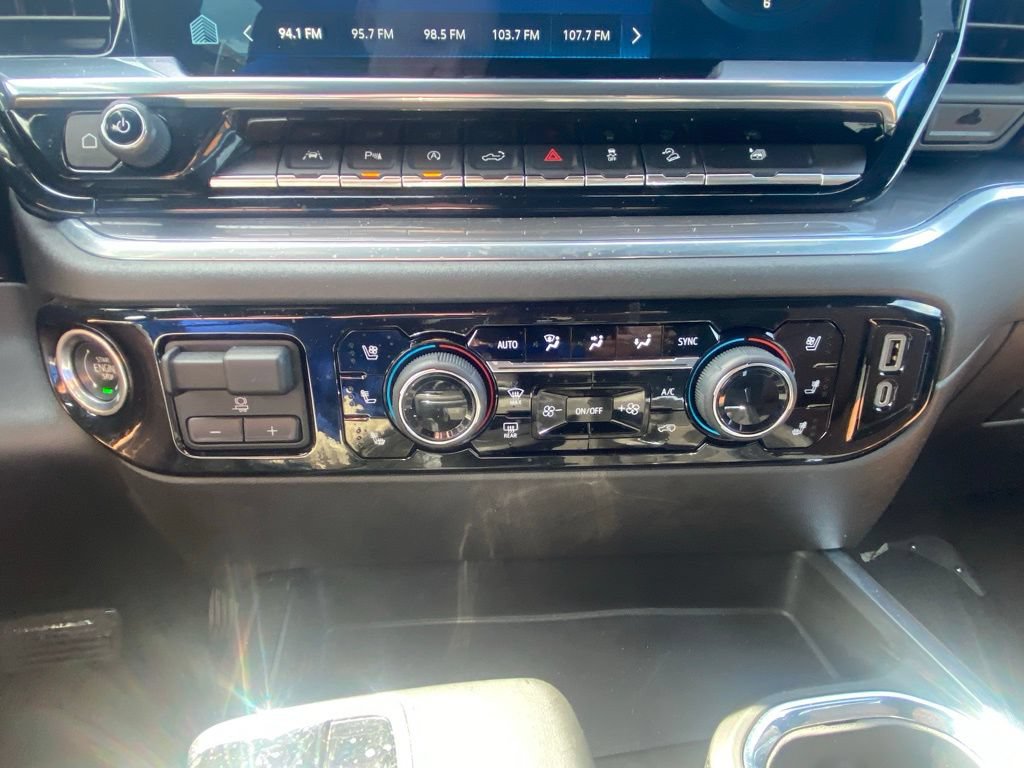 Used 2023 Chevrolet Silverado 1500 High Country AWD/4WD image 18