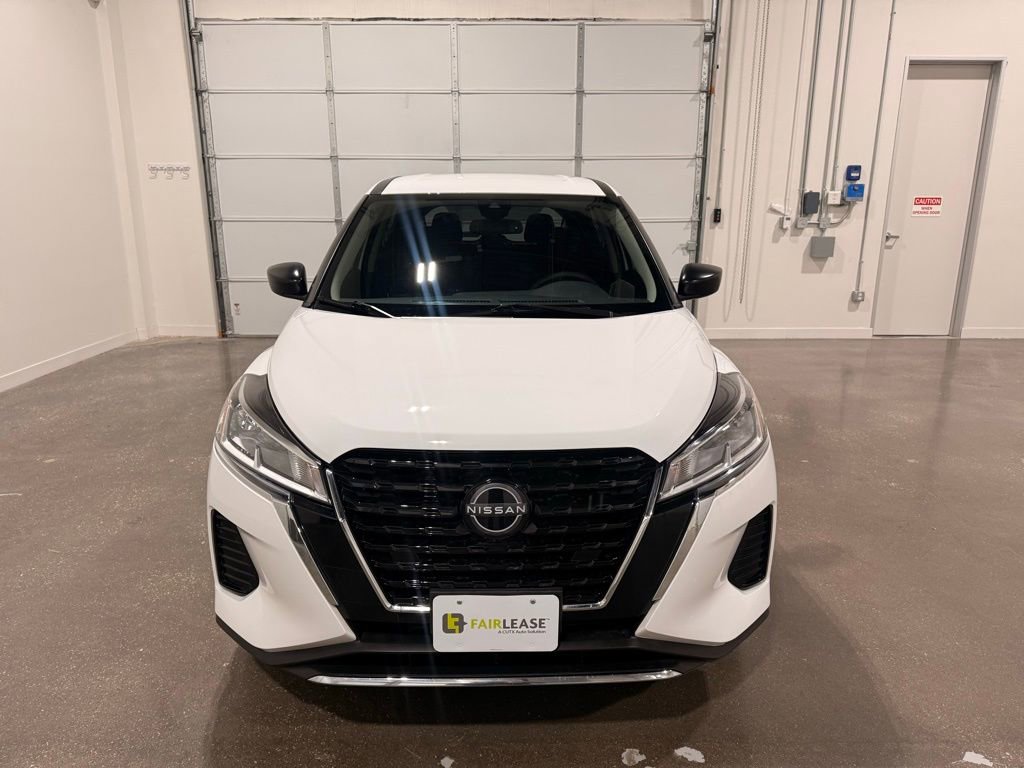 Used 2023 Nissan Kicks S image 2