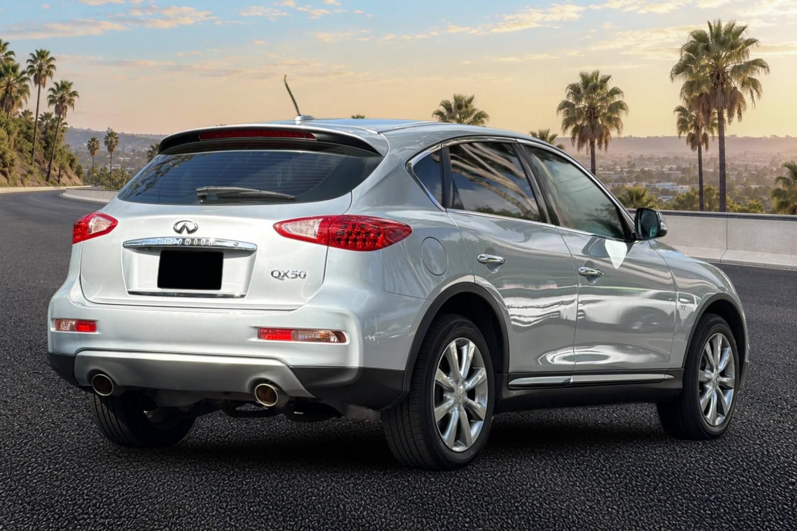 Used 2017 INFINITI QX50 2WD image 4
