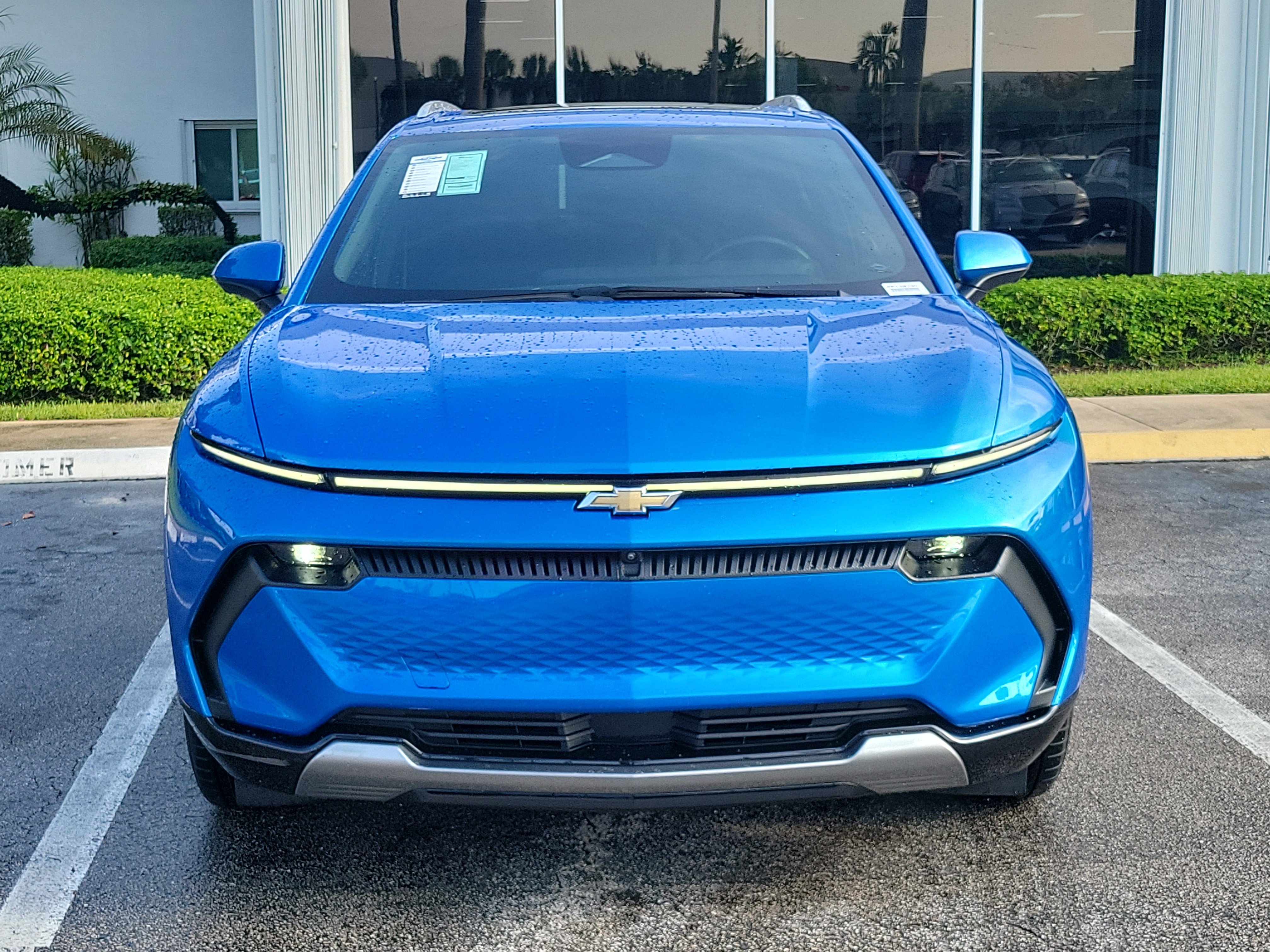 Used 2025 Chevrolet Equinox EV LT w/ Convenience Package FWD image 8