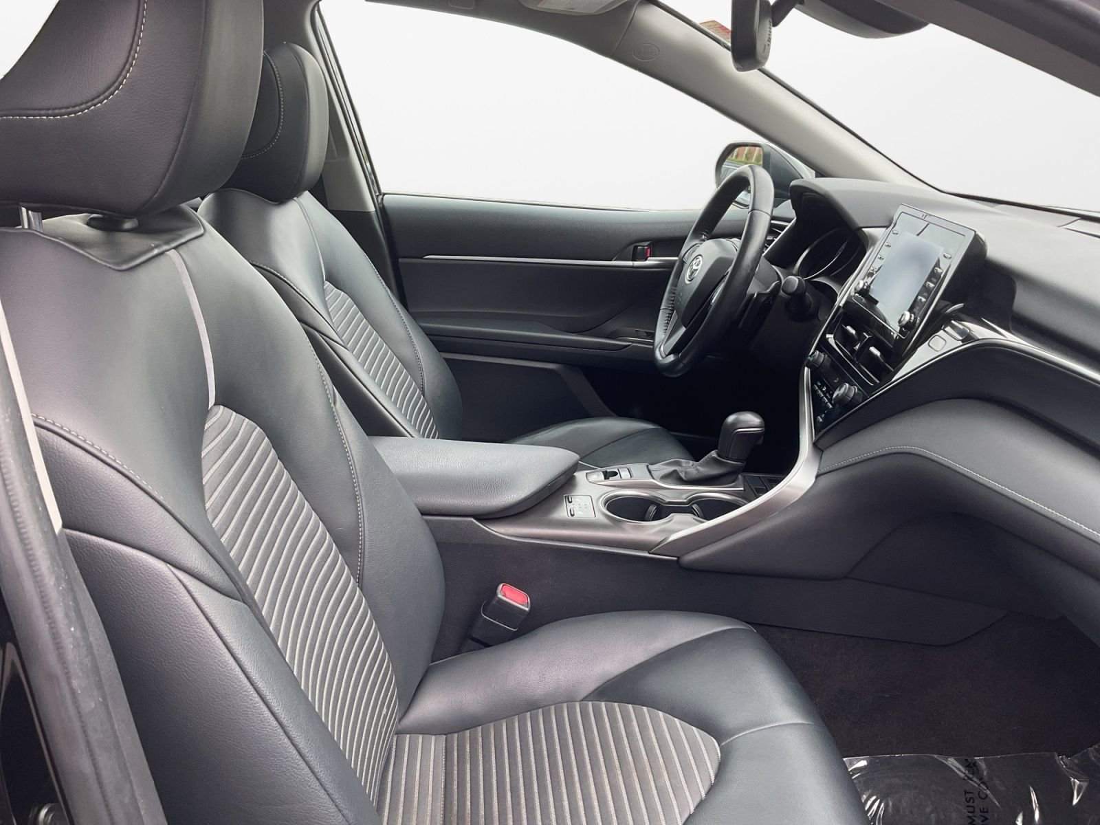 Used 2021 Toyota Camry SE w/ Cold Weather Package AWD/4WD image 15