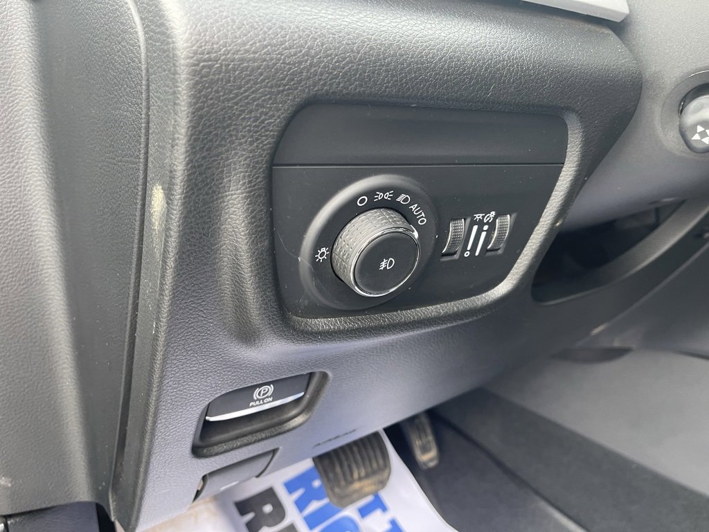 Used 2024 Jeep Grand Cherokee Limited w/ Luxury Tech Group II image 25