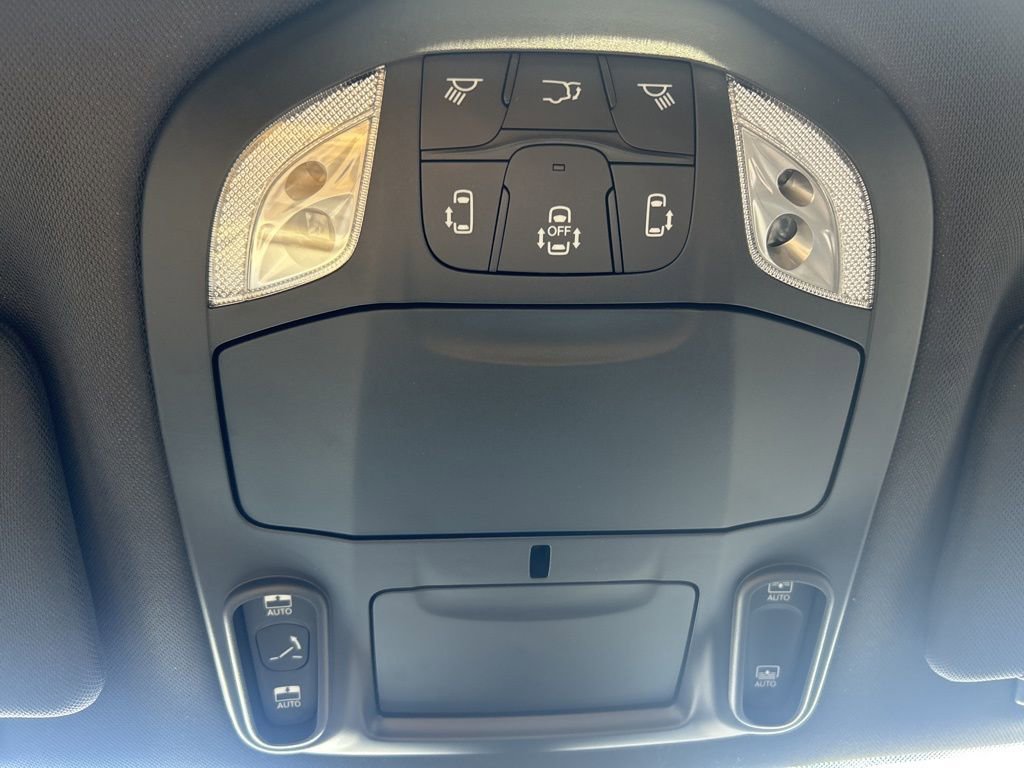 New 2026 Chrysler Pacifica Limited w/ S Appearance Package image 46