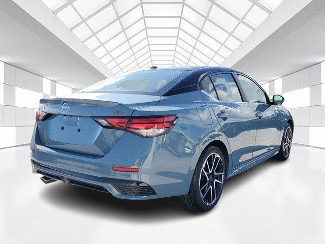 New 2025 Nissan Sentra SR w/ SR Premium Package FWD image 4