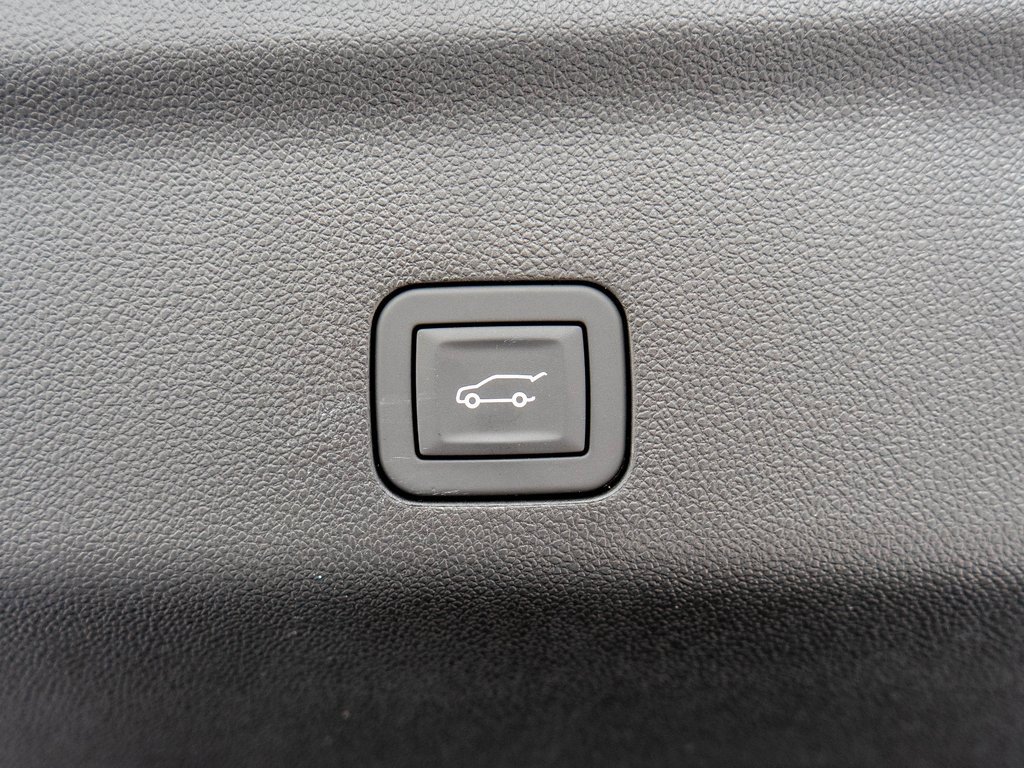 New 2026 GMC Yukon XL AT4 w/ AT4 Premium Package image 34