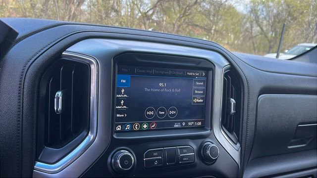 Used 2019 Chevrolet Silverado 1500 RST AWD/4WD image 16