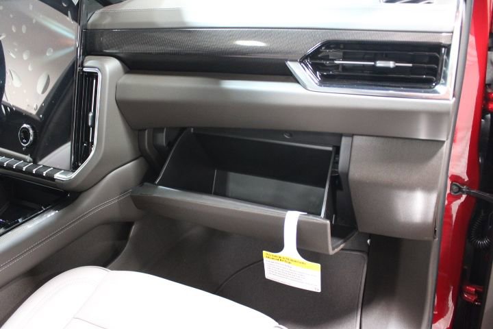 New 2026 GMC Yukon XL Elevation image 30