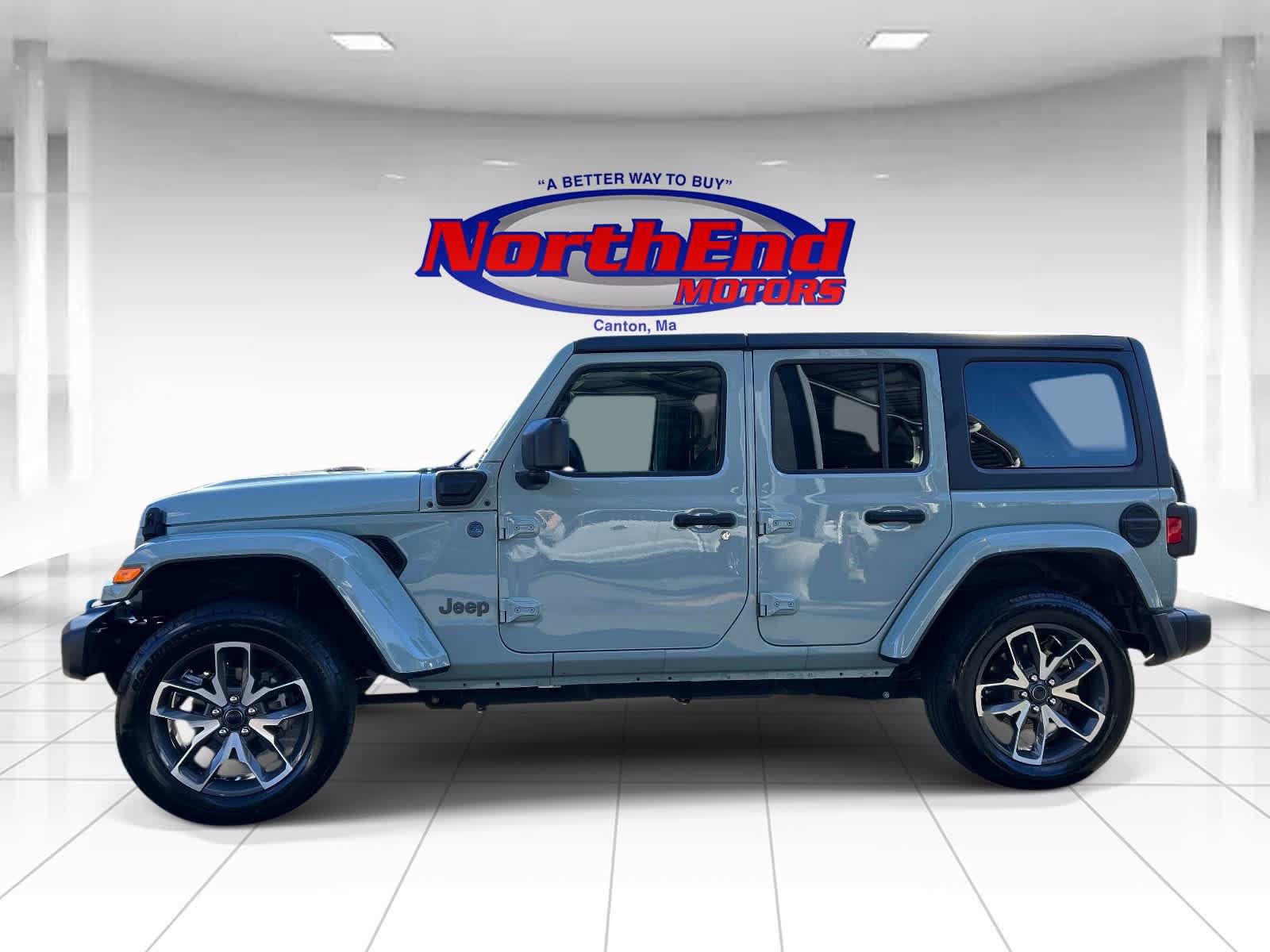Used 2024 Jeep Wrangler Unlimited w/ Dual Top Group AWD/4WD image 6