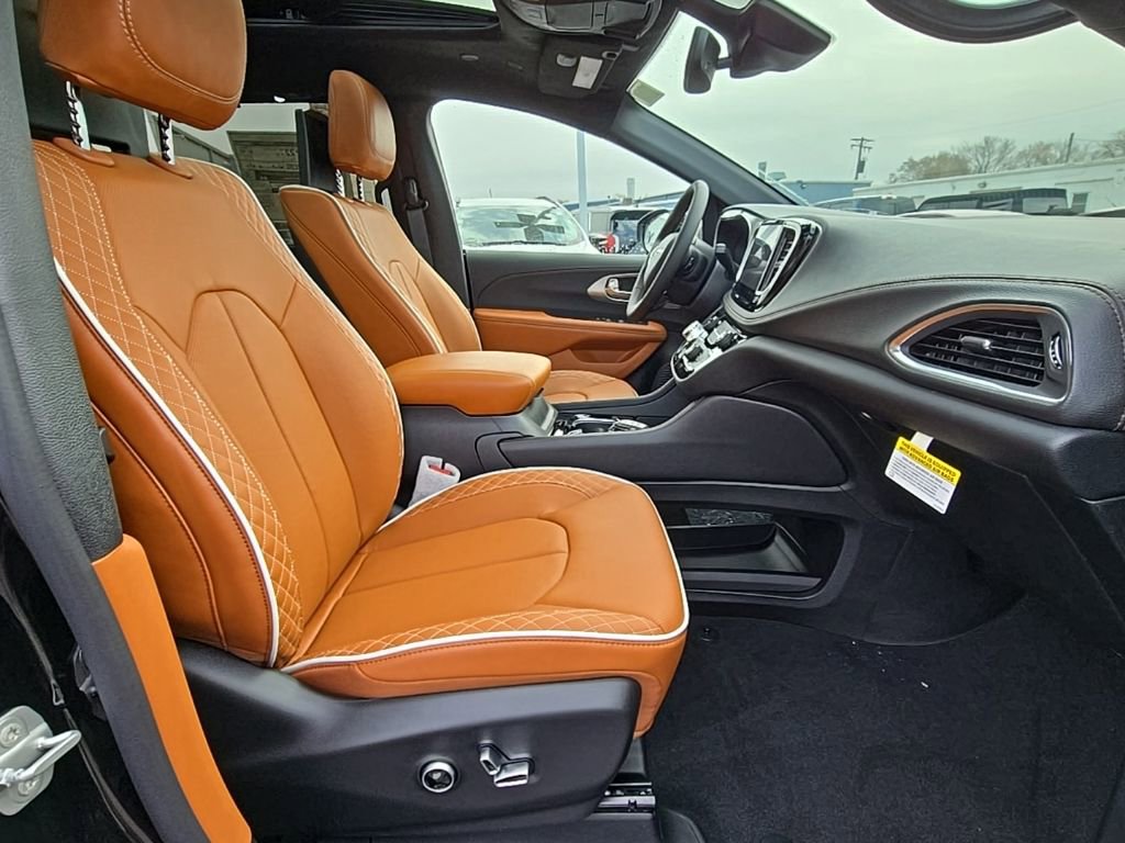 New 2026 Chrysler Pacifica Pinnacle FWD image 55