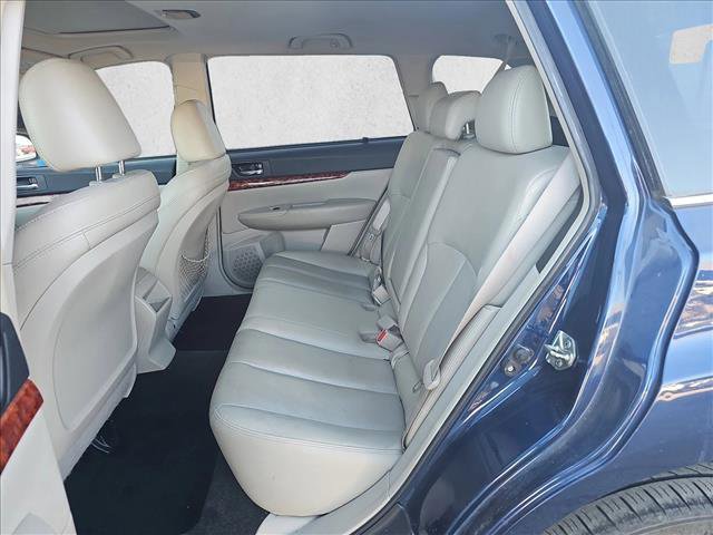 Used 2011 Subaru Outback 2.5i Limited image 9