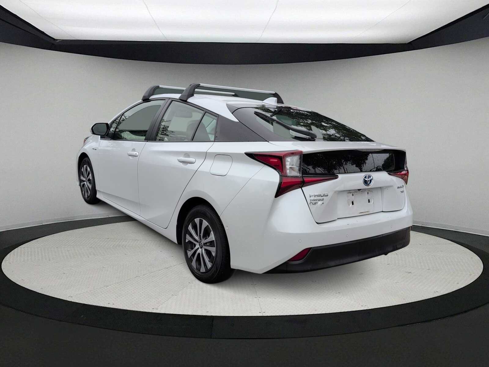 Used 2022 Toyota Prius XLE AWD/4WD image 6