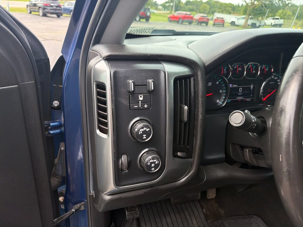 Used 2017 Chevrolet Silverado 1500 LT w/ All Star Edition AWD/4WD image 18