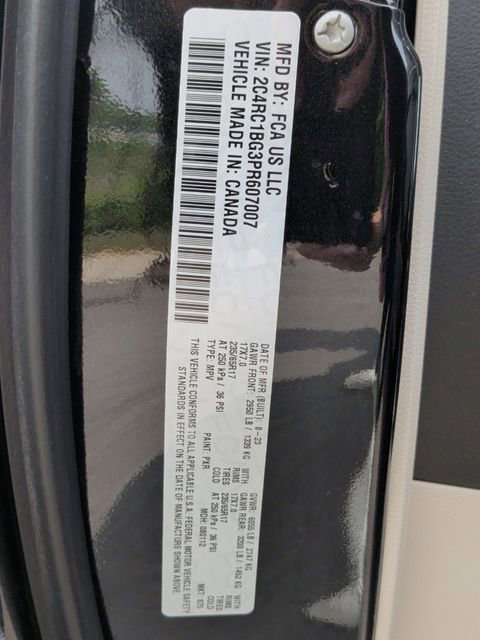 Used 2023 Chrysler Pacifica Touring-L FWD image 29