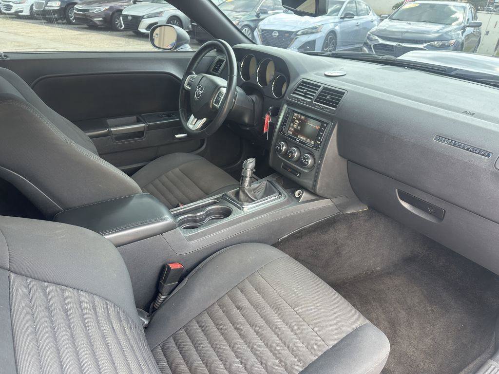 Used 2014 Dodge Challenger R/T RWD image 12