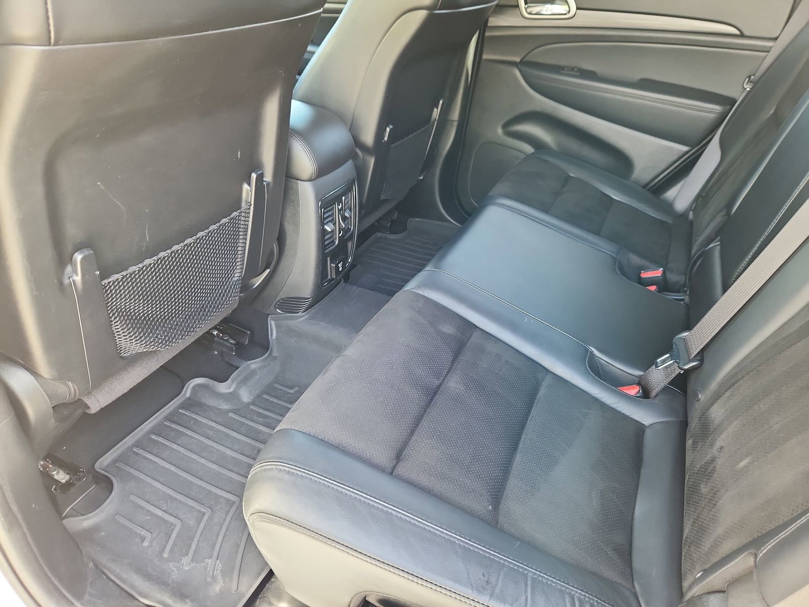 Used 2021 Jeep Grand Cherokee Laredo X AWD/4WD image 11