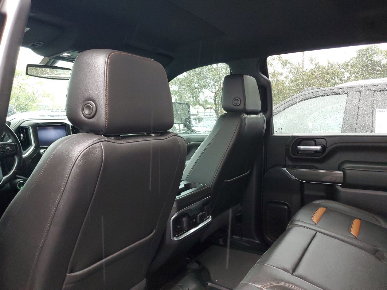 Used 2022 GMC Sierra 3500 AT4 AWD/4WD image 10