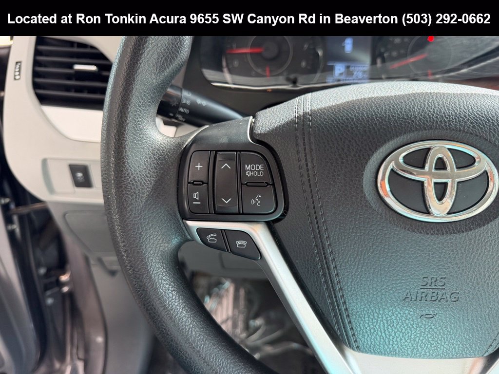 Used 2017 Toyota Sienna LE FWD image 16