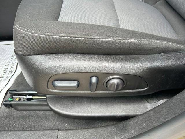 Used 2025 Chevrolet Blazer LT FWD image 13