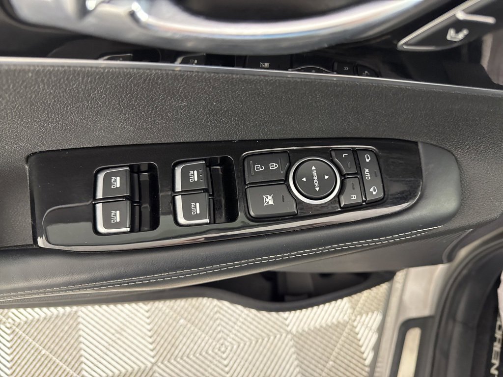 Used 2017 Kia Sorento SX image 13