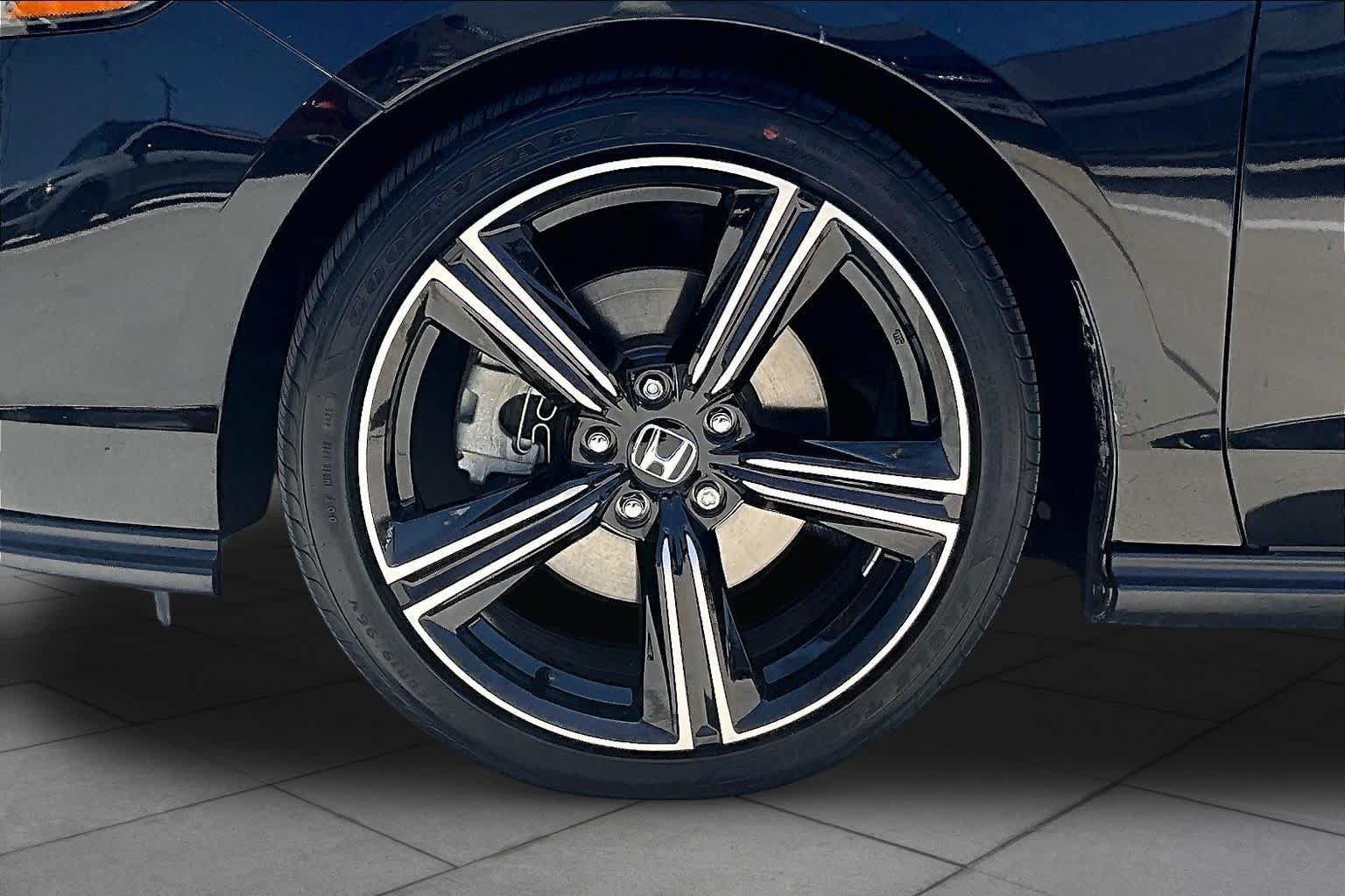 Used 2024 Honda Accord Sport image 11