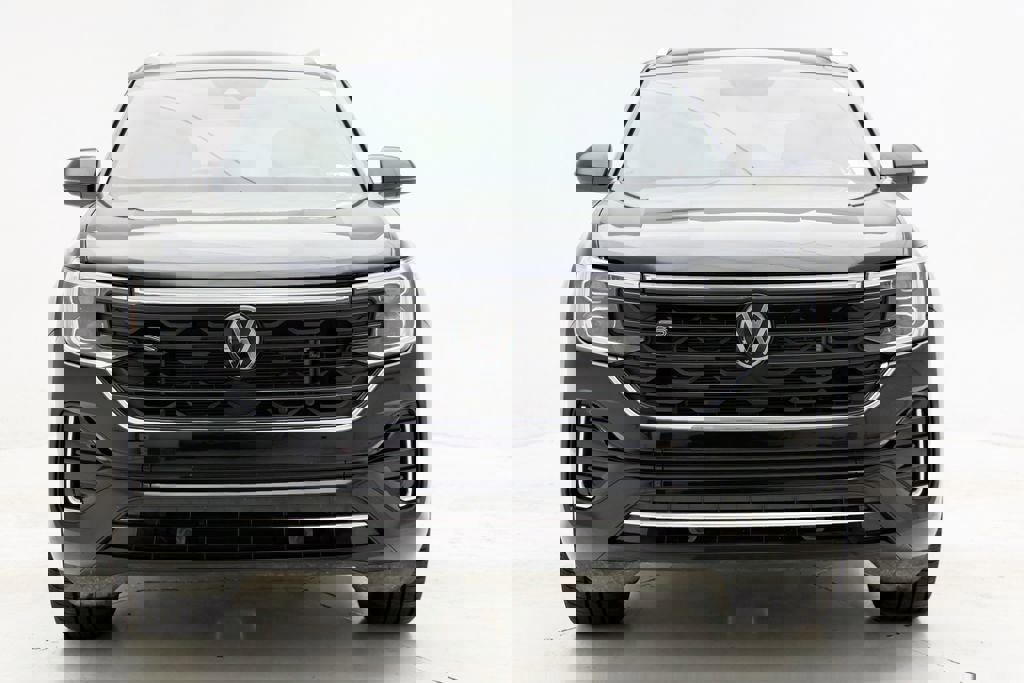 Used 2024 Volkswagen Atlas Cross Sport SEL R-Line image 4